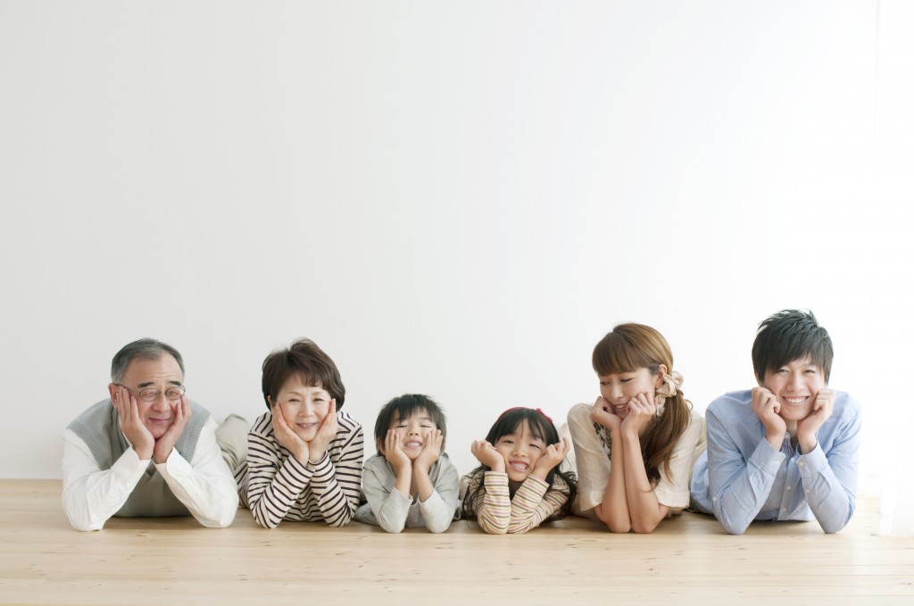 親子三代6人画像